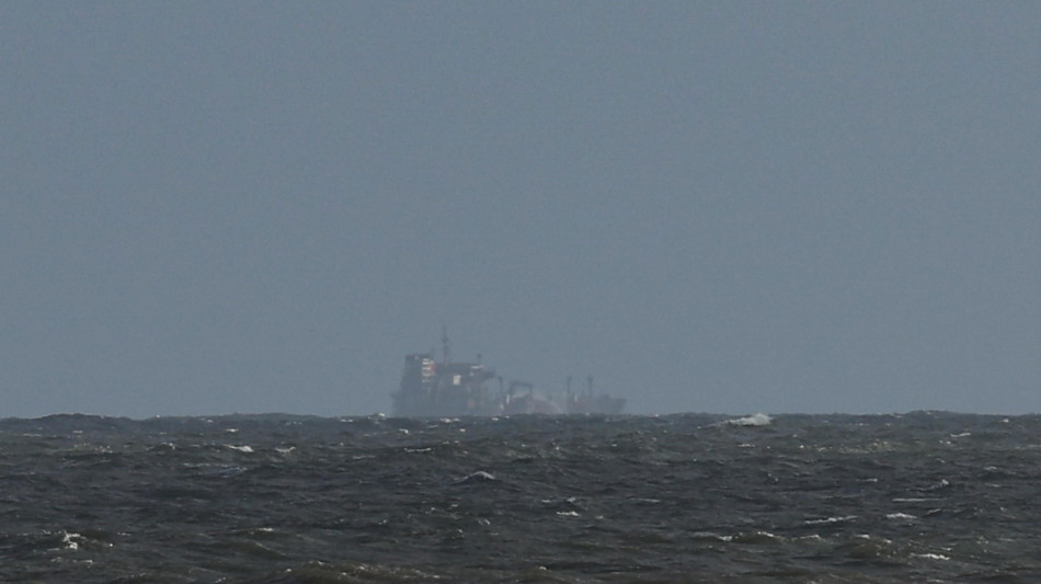 Collisione nel Mare del Nord, l'incendio non &egrave; ancora domato