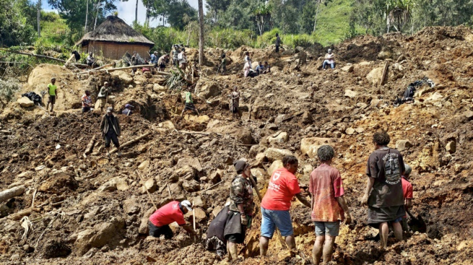 Pap&uacute;a Nueva Guinea suspende la b&uacute;squeda de cuerpos en el sitio del deslizamiento