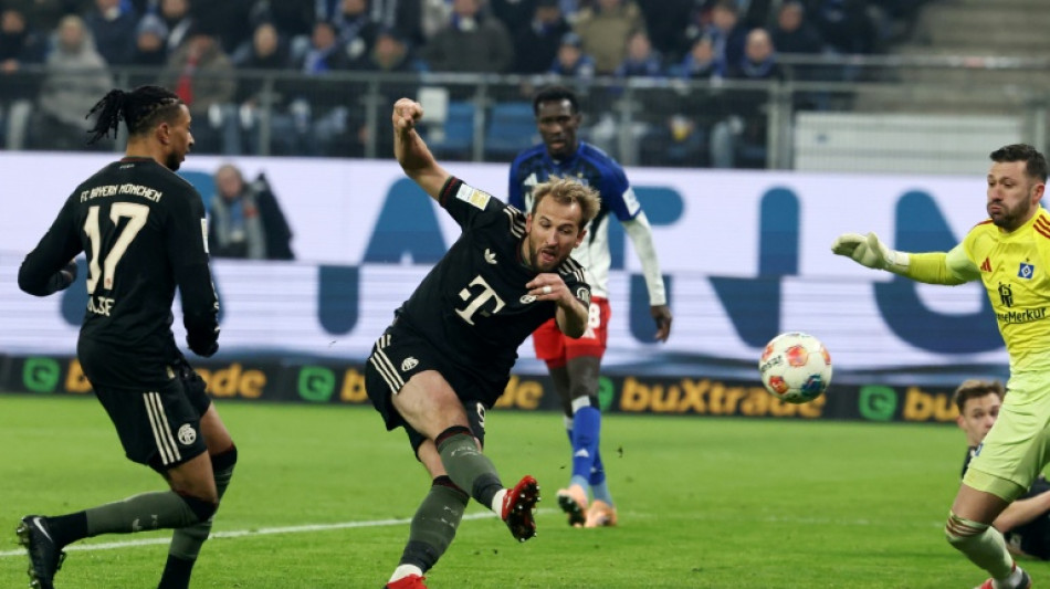 Bayern held at Hamburg to open door for Dortmund