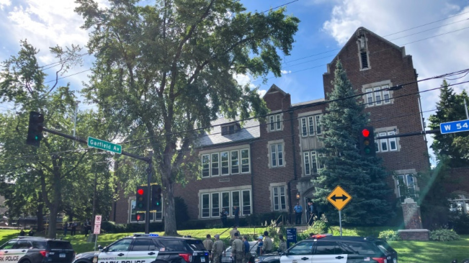 Atirador &eacute; 'controlado' ap&oacute;s ataque em escola dos EUA, afirmam autoridades