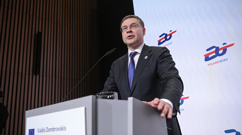Dombrovskis, stop a Patto con grave recessione, ora non c'&egrave;