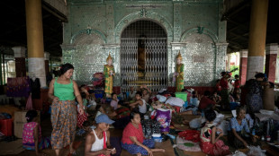 V&iacute;ctimas de inundaciones en Birmania encuentran refugio en monasterios