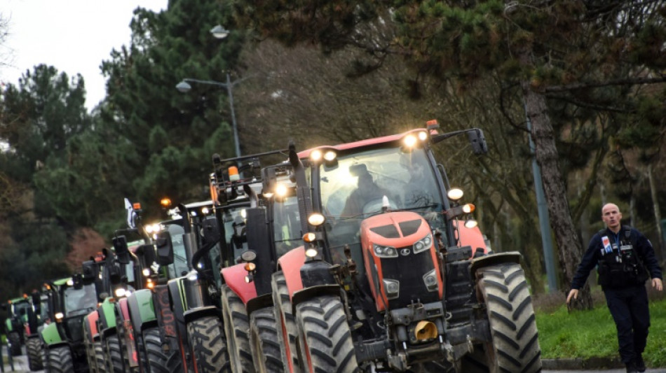 Les agriculteurs l&egrave;vent progressivement le camp apr&egrave;s les concessions gouvernementales