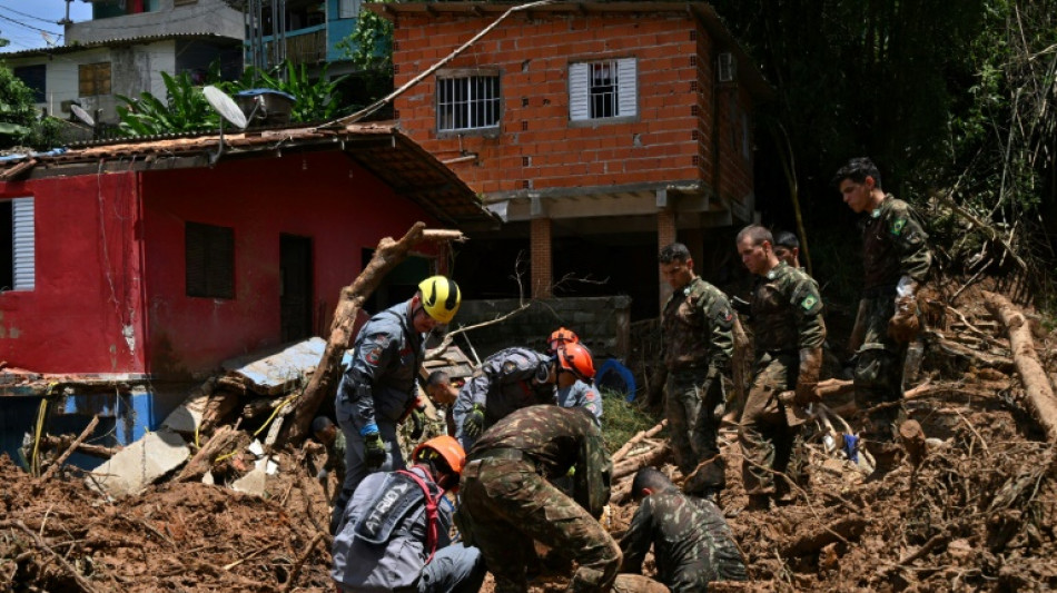 Contin&uacute;an labores de rescate en regi&oacute;n azotada por las lluvias en Brasil