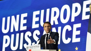 Macron aboga por una defensa creíble en una Europa que "puede morir"