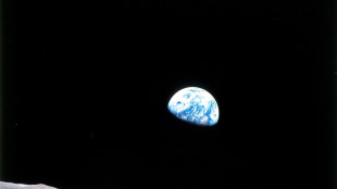 Morto astronauta Usa che scatt&ograve; la foto della 'terra che sorge'