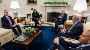 Biden e republicanos seguem sem acordo após reunião sobre dívida