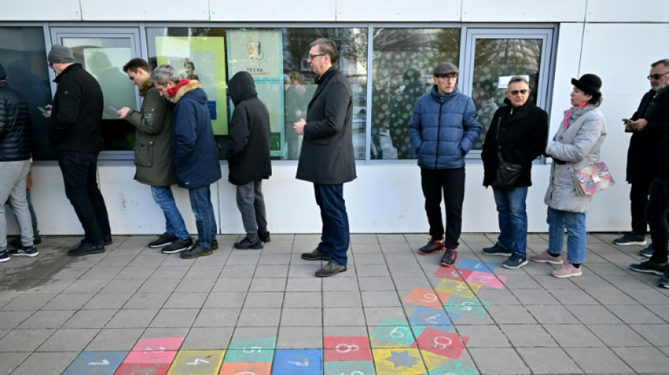 La oposici&oacute;n serbia pide anular el resultado de las elecciones legislativas en la capital