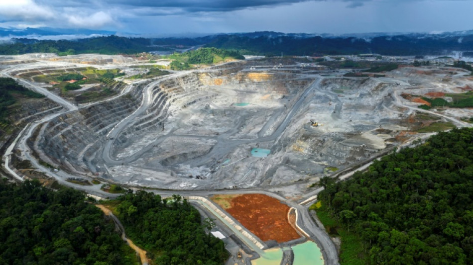 Canadiense First Quantum suspende operaciones en mina de cobre en Panam&aacute;