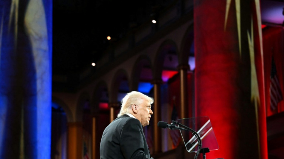 Los nuevos aranceles de Trump entran en vigor y hacen temer otro d&iacute;a negro en las bolsas