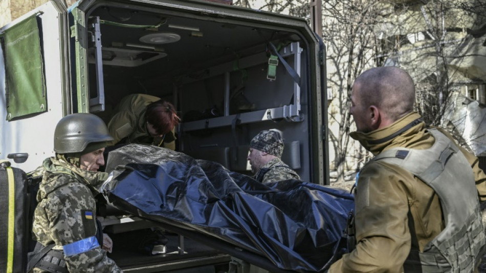 Kiev reconna&icirc;t 9.000 soldats tu&eacute;s, l'UE envisage une mission d'entra&icirc;nement