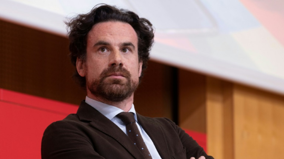 Diretor de universidade francesa de elite, acusado de viol&ecirc;ncia dom&eacute;stica, prop&otilde;e sua ren&uacute;ncia tempor&aacute;ria