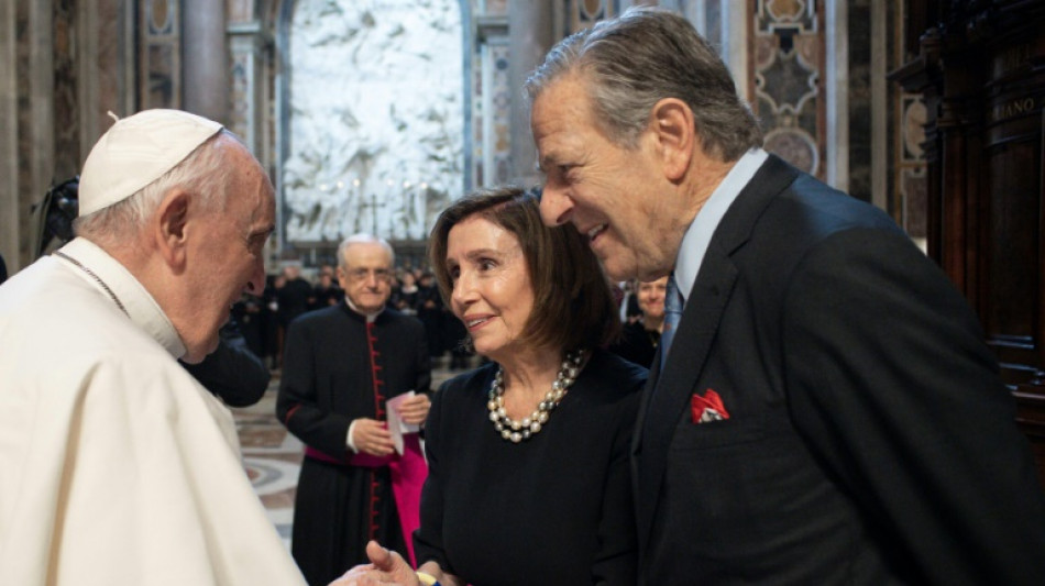 Medien: Zuhause ausgeschlossene Nancy Pelosi erhält Kommunion im Vatikan