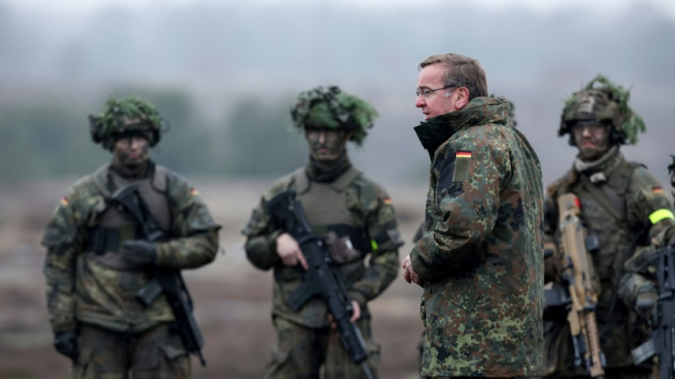 Pistorius informiert sich bei Einsatzf&uuml;hrungskommando &uuml;ber Auslandseins&auml;tze