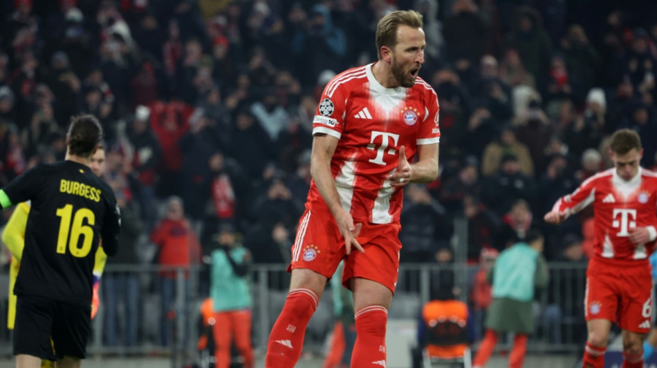 In Unterzahl: Kane schie&szlig;t Bayern ins Achtelfinale