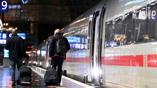 Züge stoßen in Bahnhof in Rheinland-Pfalz zusammen - Lokführerin erleidet Schock