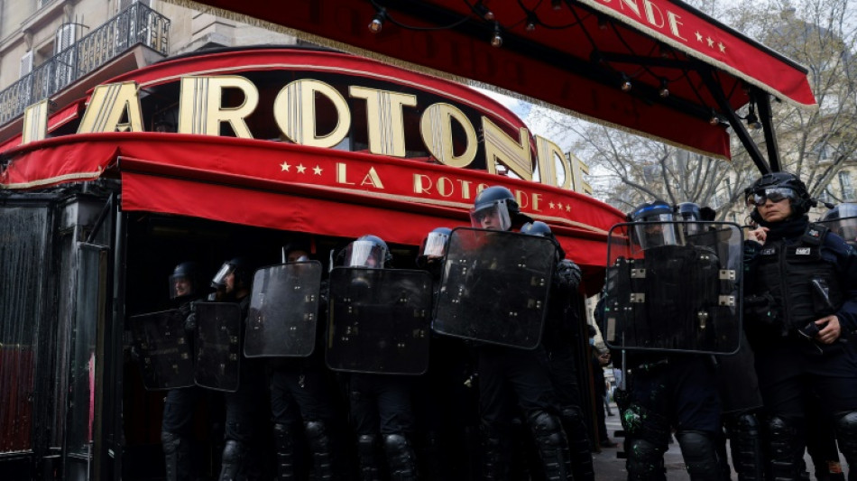 Protesters start fire at one of Macron's favourite restaurants 