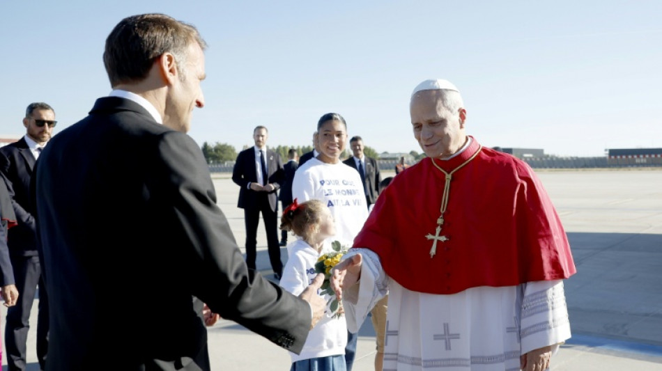 Papst Leo XIV. zu Besuch in Frankreich eingetroffen