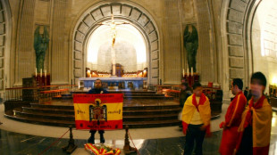Espa&ntilde;a exhuma al fundador de la Falange del antiguo mausoleo de Franco