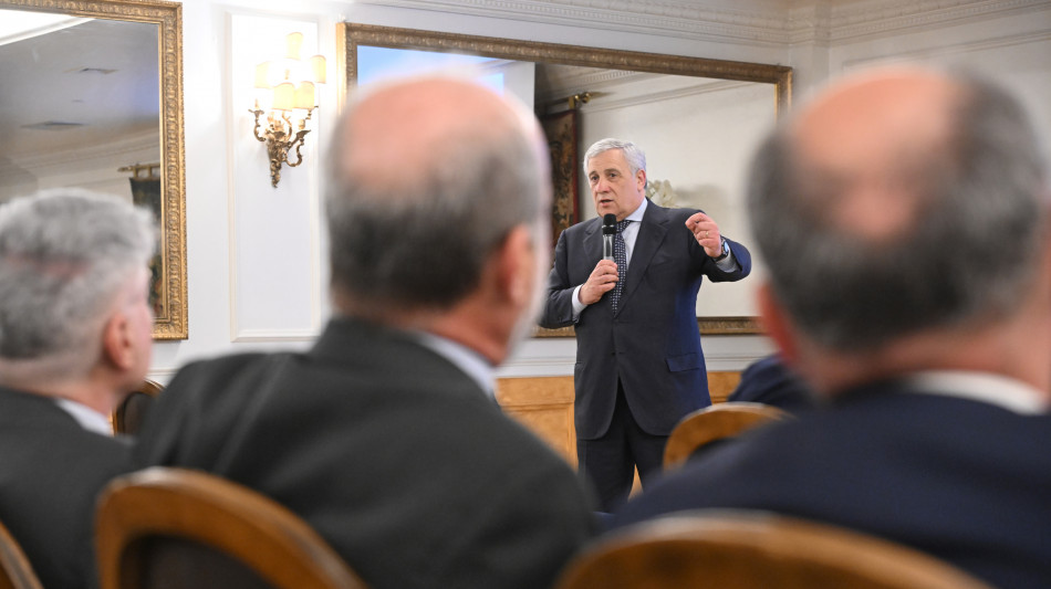 Tajani, 'in Ue nessun accordo con la Lega finch&eacute; &egrave; con Id'