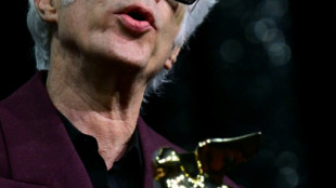 Jim Jarmusch ganha Le&atilde;o de Ouro em Veneza com 'Father Mother Sister Brother'