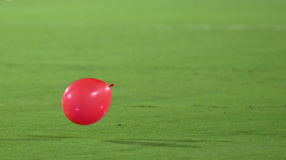 Ballon mit Geburtstagsgru&szlig; schwebt 200 Kilometer - bis zum Stuttgarter Flughafen