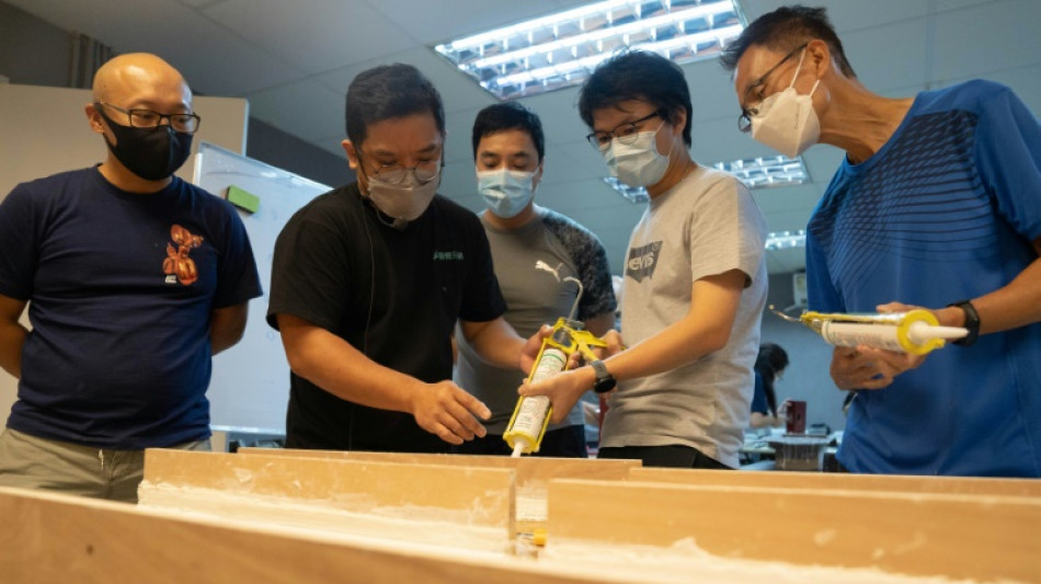 Des Hongkongais en qu&ecirc;te de nouvelles comp&eacute;tences avant d'&eacute;migrer