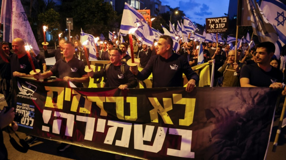 Israelenses v&atilde;o &agrave;s ruas contra reforma judicial