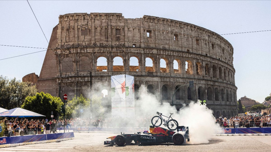 Giro:spettacolo al Colosseo con Red Bull F1 dedicata Corsa Rosa