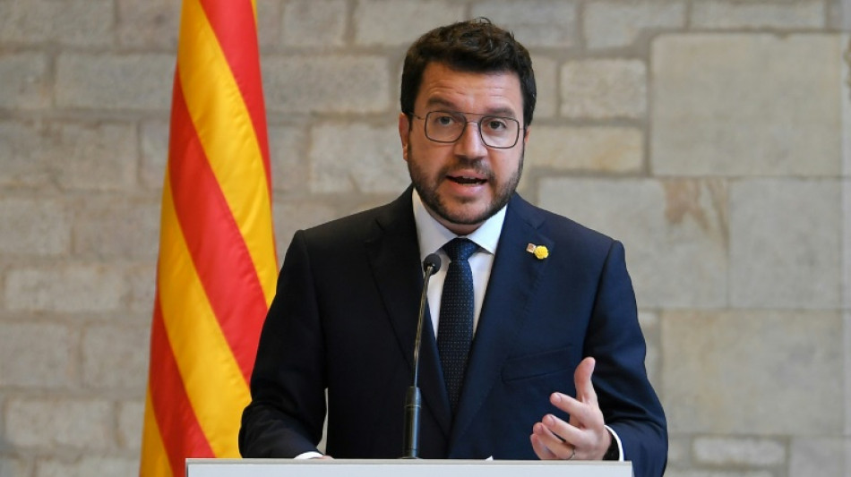 Presidente catal&atilde;o convoca elei&ccedil;&otilde;es regionais antecipadas para 12 de maio
