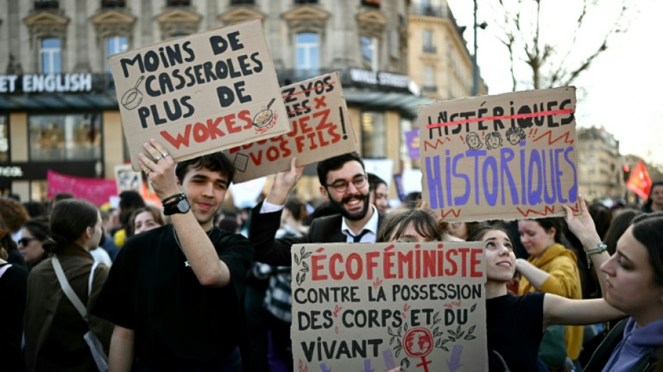 8-mars: plusieurs milliers de manifestants pour les droits de femmes &agrave; Paris