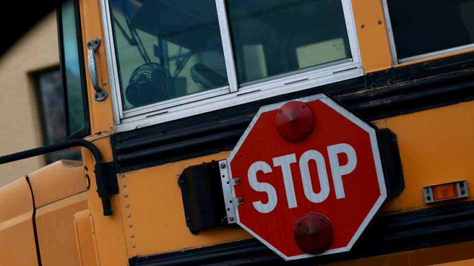 13-Jähriger stoppt Schulbus nach Ohnmacht von Fahrerin