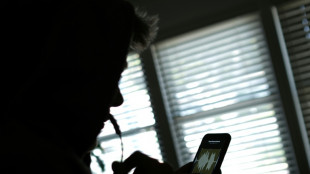 Austr&aacute;lia vai combater nudez criada com IA e ass&eacute;dio online