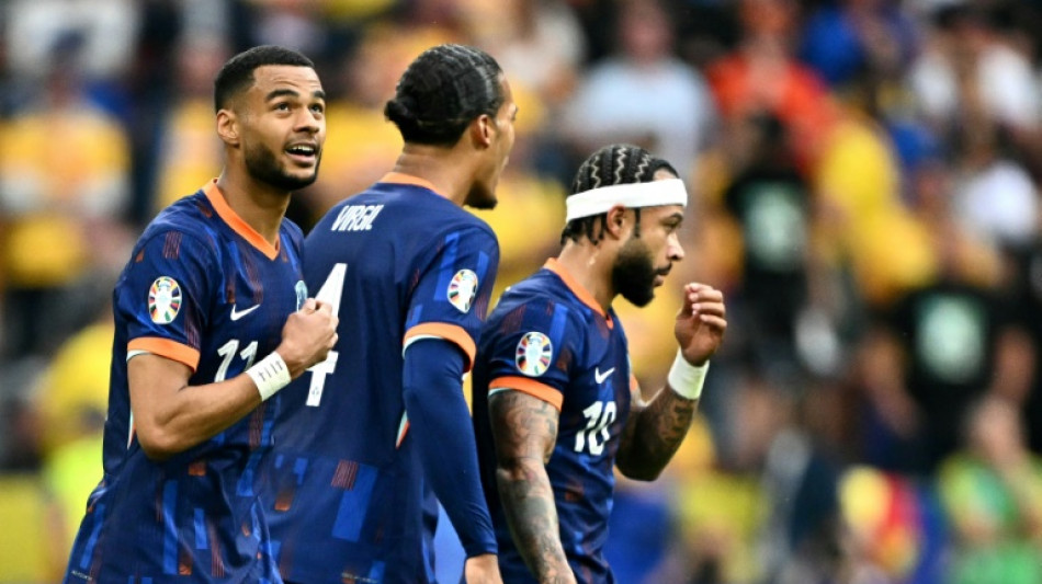 Holanda vence Rom&ecirc;nia (3-0) e vai &agrave;s quartas de final da Eurocopa