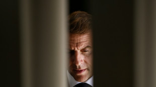 Macron ameaça antecipar eleições na França se primeiro-ministro cair no Parlamento