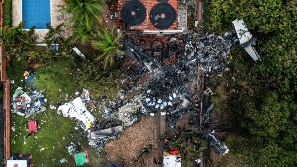 Nach Flugzeugabsturz in Brasilien alle 62 Leichen geborgen